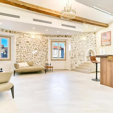 Le Palais Aubernon Apartment