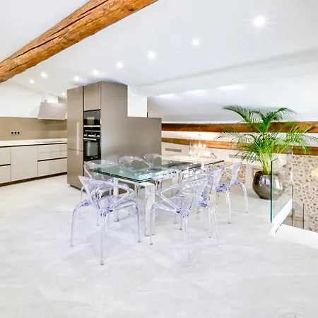 Le Palais Aubernon Апартаменты *